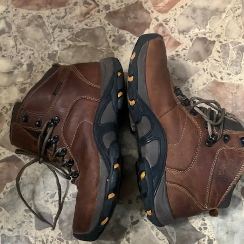 Bass Brown Ontario Waterproof Hiking boots, size 10.5